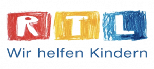 Logo der RTL-Stiftung „Wir helfen Kindern“ mit farbigen RTL-Buchstaben und kindlichem Schriftzug